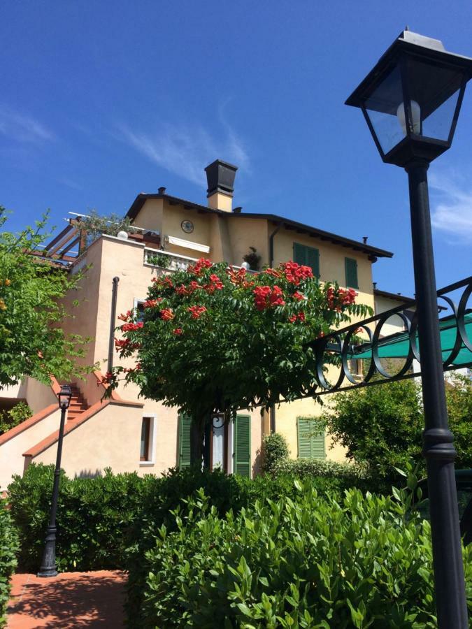 La Chicca Del Garda Appartement Peschiera del Garda Buitenkant foto